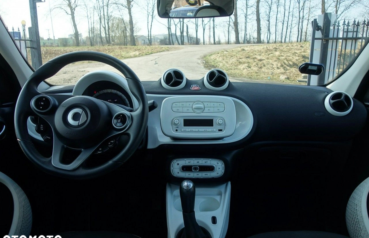 Smart Forfour cena 29900 przebieg: 40000, rok produkcji 2016 z Pruchnik małe 326